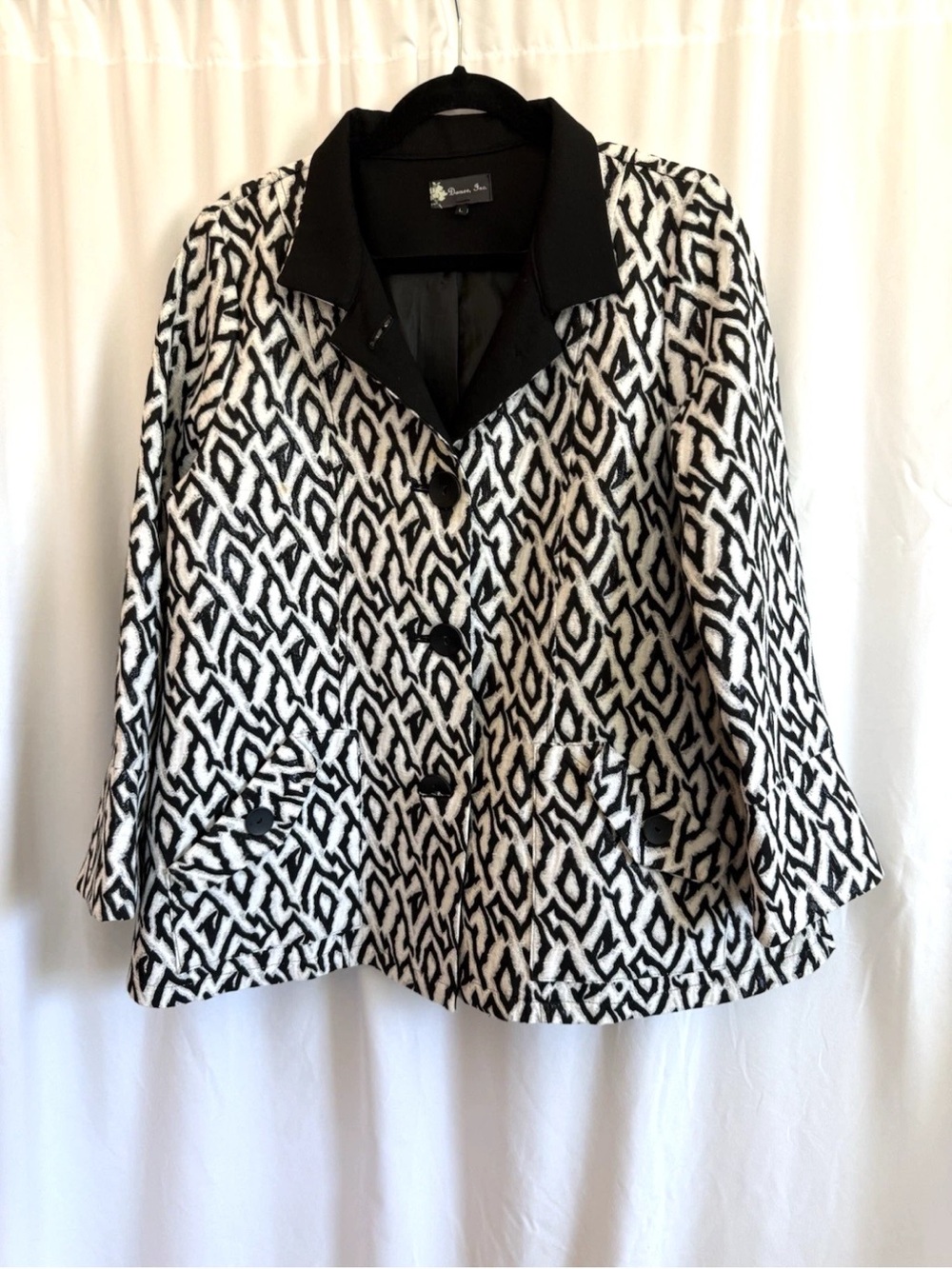 Damee Black White Swing Coat - Size Large